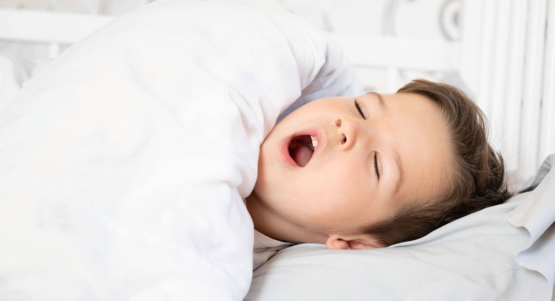 Enfant respire par la bouche pendant le sommeil